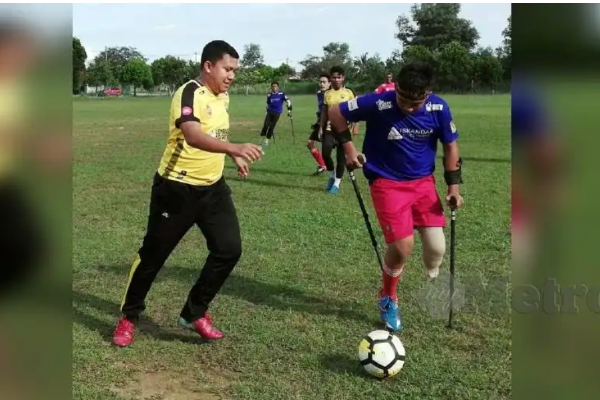 SEBELAH KAKI PUN MASIH POWER! - HARIAN METRO